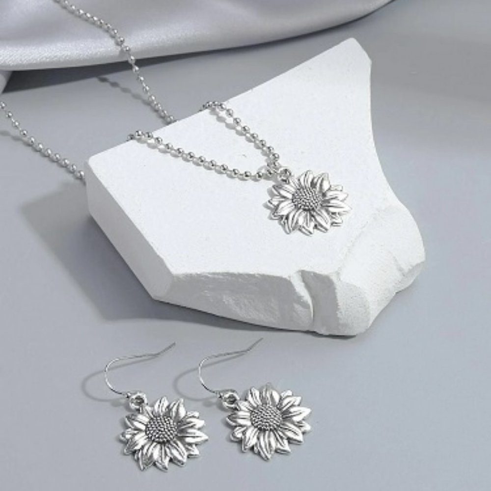 Silver Colored Sunflower Necklace & Earrings